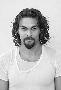 How tall is Jason Momoa?